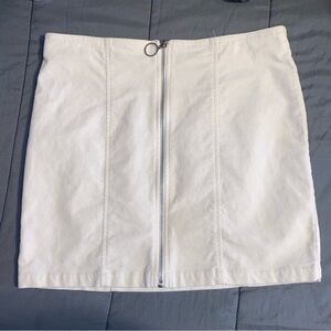 3/$20 White Zippered Women's Skirt